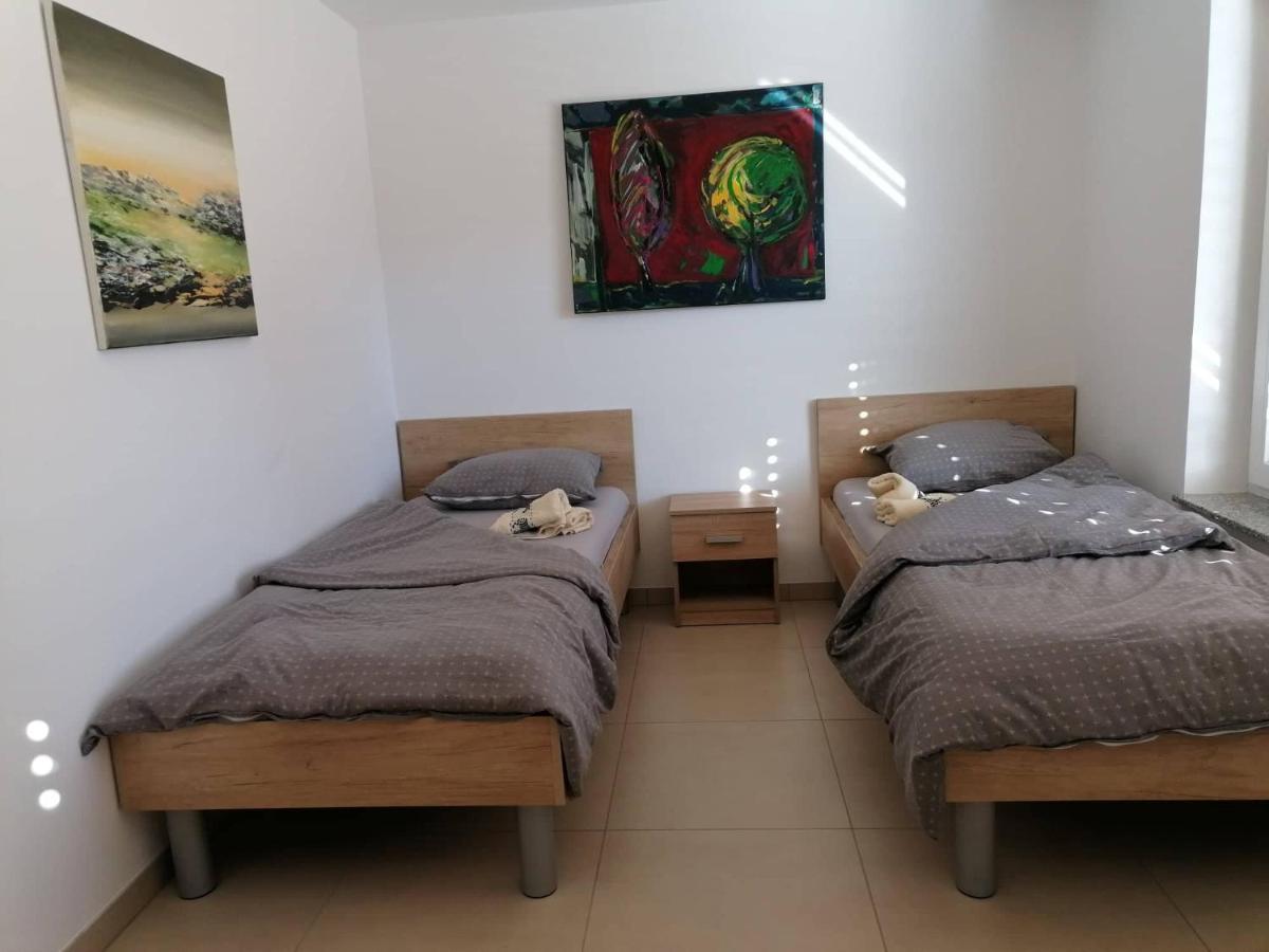 Blatnikov Hram Hotel Dvor Ngoại thất bức ảnh